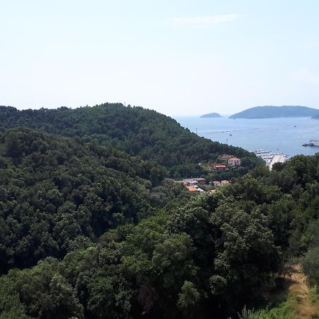Casa Vacanze P&G. Colline, Mare, Relax La Spezia Buitenkant foto