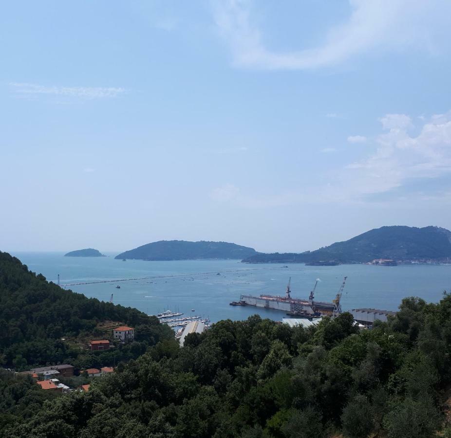 Casa Vacanze P&G. Colline, Mare, Relax La Spezia Buitenkant foto